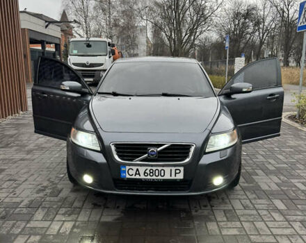 Серый Вольво В50, объемом двигателя 1.56 л и пробегом 312 тыс. км за 5800 $, фото 3 на Automoto.ua