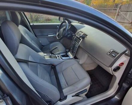 Сірий Вольво V50, об'ємом двигуна 2 л та пробігом 269 тис. км за 8000 $, фото 1 на Automoto.ua