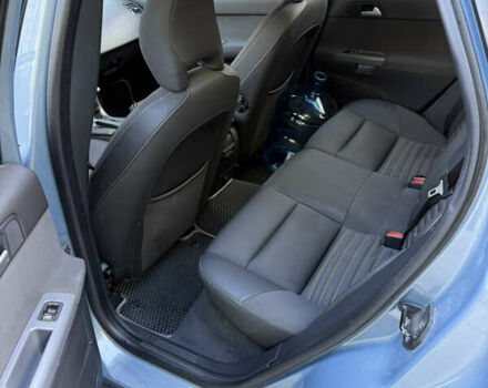 Серый Вольво В50, объемом двигателя 1.6 л и пробегом 260 тыс. км за 5500 $, фото 7 на Automoto.ua