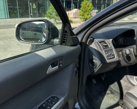 Серый Вольво В50, объемом двигателя 1.6 л и пробегом 252 тыс. км за 7700 $, фото 5 на Automoto.ua