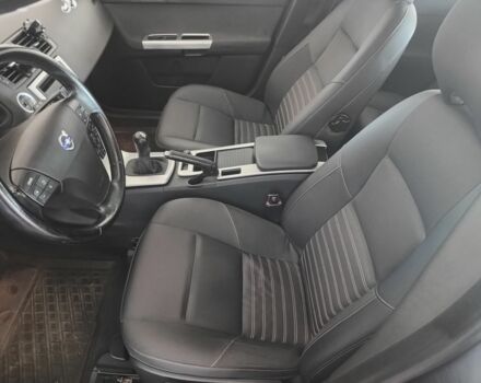 Вольво В50 2009 в Кременчуге на Automoto.ua Серый Вольво В50, объемом двигателя 2 л и пробегом 210 тыс. км за 8000 $, фото 6 на Automoto.ua