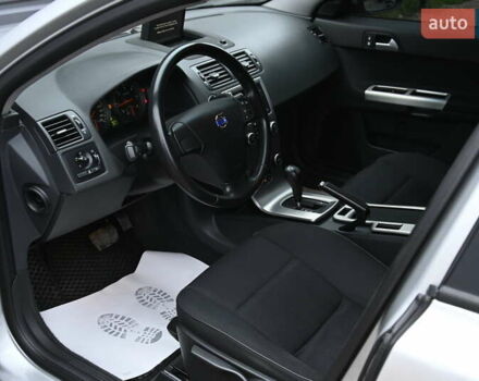 Сірий Вольво V50, об'ємом двигуна 2 л та пробігом 240 тис. км за 7800 $, фото 20 на Automoto.ua