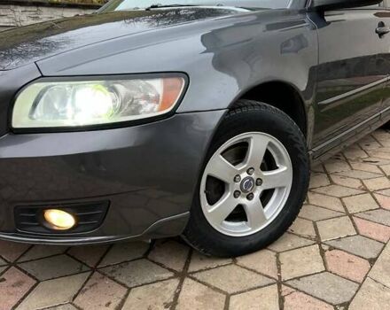 Сірий Вольво V50, об'ємом двигуна 1.6 л та пробігом 300 тис. км за 5800 $, фото 1 на Automoto.ua