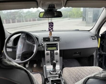 Серый Вольво В50, объемом двигателя 2 л и пробегом 400 тыс. км за 5500 $, фото 7 на Automoto.ua