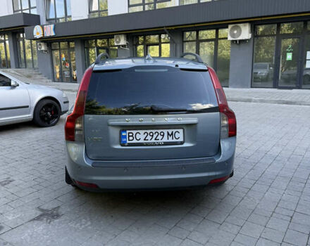 Серый Вольво В50, объемом двигателя 1.6 л и пробегом 260 тыс. км за 5500 $, фото 3 на Automoto.ua