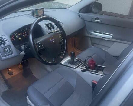 Серый Вольво В50, объемом двигателя 1.6 л и пробегом 245 тыс. км за 7500 $, фото 9 на Automoto.ua