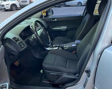 Серый Вольво В50, объемом двигателя 2 л и пробегом 260 тыс. км за 8300 $, фото 7 на Automoto.ua