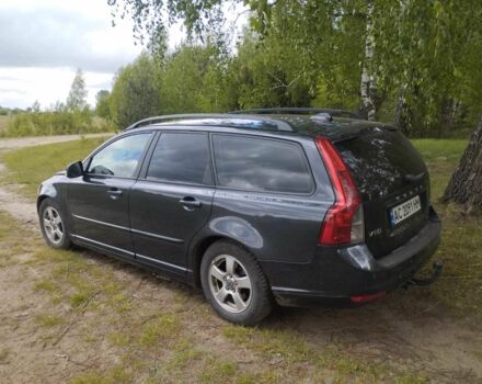 Серый Вольво В50, объемом двигателя 1.6 л и пробегом 224 тыс. км за 5600 $, фото 3 на Automoto.ua