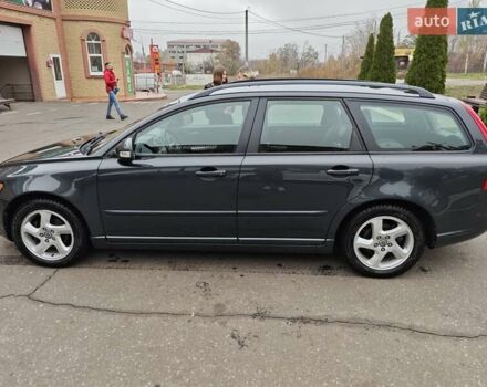 Серый Вольво В50, объемом двигателя 1.6 л и пробегом 265 тыс. км за 9999 $, фото 1 на Automoto.ua