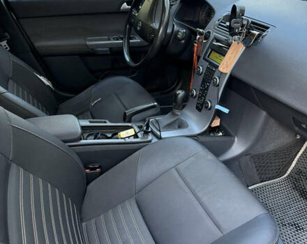 Серый Вольво В50, объемом двигателя 1.6 л и пробегом 260 тыс. км за 5500 $, фото 4 на Automoto.ua