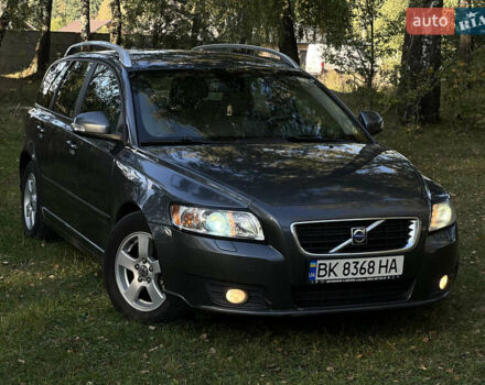 Серый Вольво В50, объемом двигателя 1.6 л и пробегом 285 тыс. км за 6400 $, фото 9 на Automoto.ua