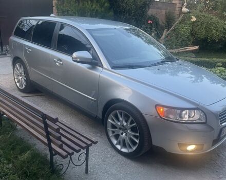 Серый Вольво В50, объемом двигателя 1.6 л и пробегом 245 тыс. км за 7500 $, фото 6 на Automoto.ua