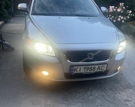 Серый Вольво В50, объемом двигателя 1.6 л и пробегом 245 тыс. км за 7500 $, фото 3 на Automoto.ua