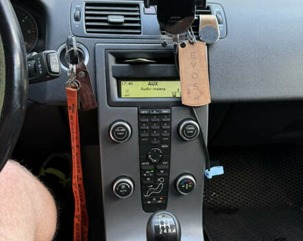 Серый Вольво В50, объемом двигателя 1.6 л и пробегом 260 тыс. км за 5500 $, фото 9 на Automoto.ua