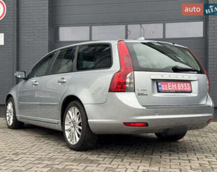 Вольво В50 2009 в Луцке на Automoto.ua Серый Вольво В50, объемом двигателя 2 л и пробегом 252 тыс. км за 7999 $, фото 9 на Automoto.ua