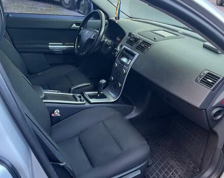 Серый Вольво В50, объемом двигателя 2 л и пробегом 260 тыс. км за 8300 $, фото 8 на Automoto.ua