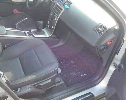 Серый Вольво В50, объемом двигателя 2 л и пробегом 260 тыс. км за 7700 $, фото 3 на Automoto.ua