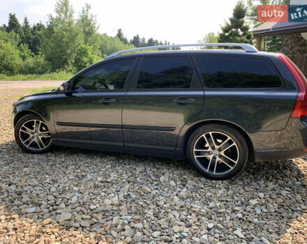 Серый Вольво В50, объемом двигателя 1.56 л и пробегом 258 тыс. км за 6000 $, фото 3 на Automoto.ua