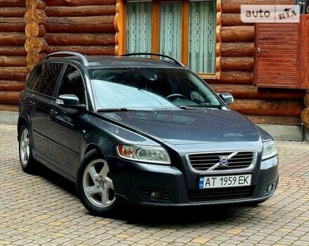 Серый Вольво В50, объемом двигателя 1.56 л и пробегом 245 тыс. км за 6599 $, фото 2 на Automoto.ua