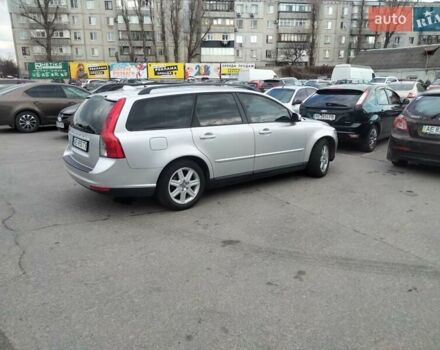 Серый Вольво В50, объемом двигателя 2 л и пробегом 260 тыс. км за 7700 $, фото 9 на Automoto.ua