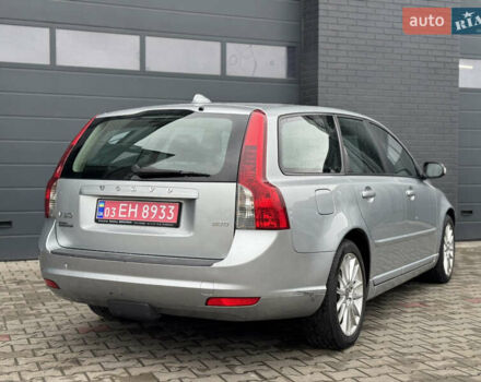 Вольво В50 2009 в Луцке на Automoto.ua Серый Вольво В50, объемом двигателя 2 л и пробегом 252 тыс. км за 7999 $, фото 11 на Automoto.ua