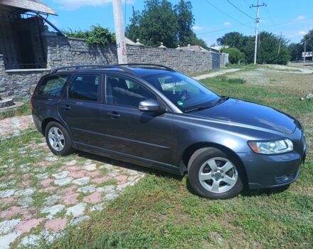 Вольво В50 2009 в Кременчуге на Automoto.ua Серый Вольво В50, объемом двигателя 2 л и пробегом 210 тыс. км за 8000 $, фото 2 на Automoto.ua