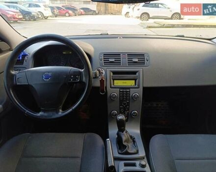 Серый Вольво В50, объемом двигателя 1.6 л и пробегом 218 тыс. км за 5750 $, фото 11 на Automoto.ua