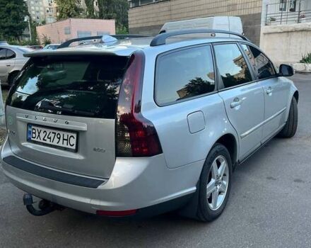 Серый Вольво В50, объемом двигателя 2 л и пробегом 260 тыс. км за 8300 $, фото 3 на Automoto.ua