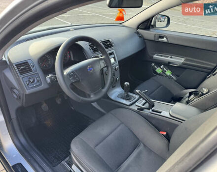 Серый Вольво В50, объемом двигателя 1.6 л и пробегом 259 тыс. км за 6850 $, фото 12 на Automoto.ua