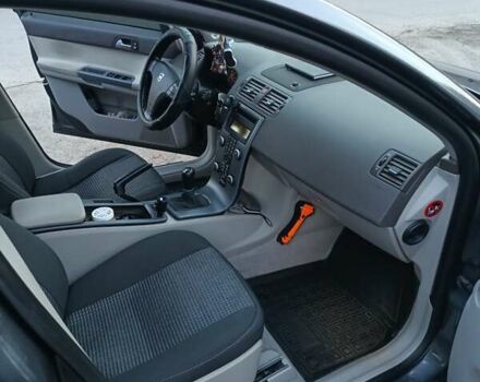 Серый Вольво В50, объемом двигателя 1.6 л и пробегом 305 тыс. км за 7150 $, фото 36 на Automoto.ua