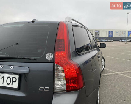 Вольво В50 2010 в Киеве на Automoto.ua Серый Вольво В50, объемом двигателя 1.56 л и пробегом 277 тыс. км за 9350 $, фото 26 на Automoto.ua