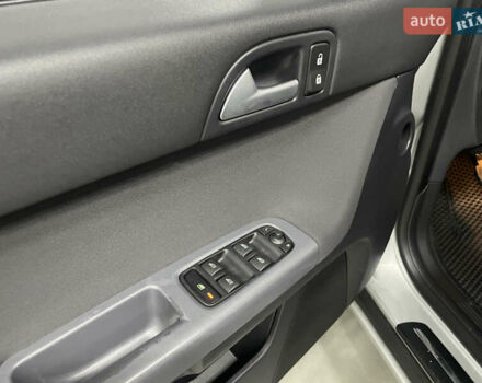 Вольво В50 2010 в Стрые на Automoto.ua Серый Вольво В50, объемом двигателя 1.6 л и пробегом 260 тыс. км за 6650 $, фото 33 на Automoto.ua