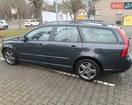 Серый Вольво В50, объемом двигателя 2 л и пробегом 306 тыс. км за 7200 $, фото 6 на Automoto.ua