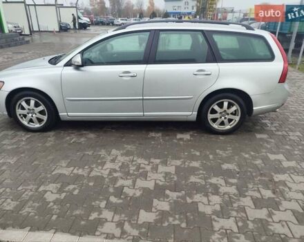 Серый Вольво В50, объемом двигателя 1.98 л и пробегом 245 тыс. км за 7250 $, фото 2 на Automoto.ua