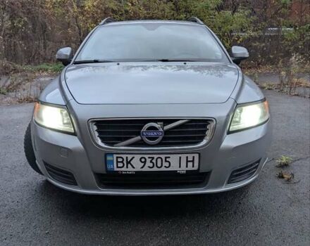 Серый Вольво В50, объемом двигателя 1.6 л и пробегом 273 тыс. км за 7300 $, фото 13 на Automoto.ua