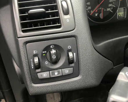 Серый Вольво В50, объемом двигателя 1.6 л и пробегом 250 тыс. км за 7500 $, фото 2 на Automoto.ua