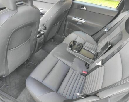 Серый Вольво В50, объемом двигателя 0 л и пробегом 176 тыс. км за 7777 $, фото 7 на Automoto.ua