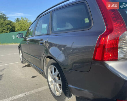 Вольво В50 2010 в Ивано-Франковске на Automoto.ua Серый Вольво В50, объемом двигателя 1.6 л и пробегом 250 тыс. км за 7900 $, фото 4 на Automoto.ua