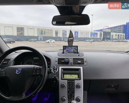 Вольво В50 2010 в Киеве на Automoto.ua Серый Вольво В50, объемом двигателя 1.56 л и пробегом 277 тыс. км за 9350 $, фото 20 на Automoto.ua