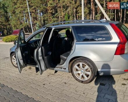 Вольво В50 2010 в Камень-Каширский на Automoto.ua Серый Вольво В50, объемом двигателя 1.56 л и пробегом 184 тыс. км за 7100 $, фото 4 на Automoto.ua