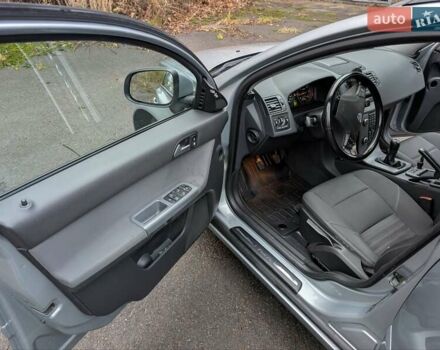 Серый Вольво В50, объемом двигателя 1.6 л и пробегом 273 тыс. км за 7300 $, фото 15 на Automoto.ua