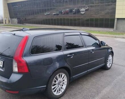 Серый Вольво В50, объемом двигателя 1.6 л и пробегом 247 тыс. км за 7800 $, фото 3 на Automoto.ua