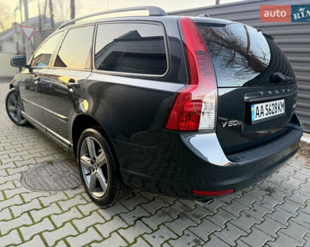 Сірий Вольво V50, об'ємом двигуна 2.4 л та пробігом 270 тис. км за 8300 $, фото 8 на Automoto.ua