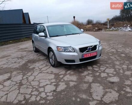 Серый Вольво В50, объемом двигателя 1.6 л и пробегом 220 тыс. км за 7500 $, фото 12 на Automoto.ua