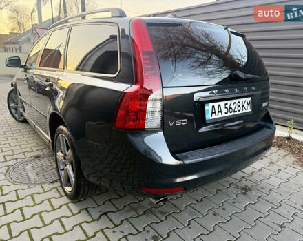 Сірий Вольво V50, об'ємом двигуна 2.4 л та пробігом 270 тис. км за 8300 $, фото 7 на Automoto.ua