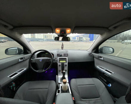 Вольво В50 2010 в Киеве на Automoto.ua Серый Вольво В50, объемом двигателя 1.56 л и пробегом 277 тыс. км за 9350 $, фото 14 на Automoto.ua