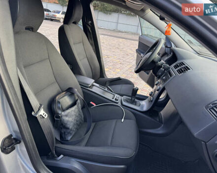 Серый Вольво В50, объемом двигателя 1.6 л и пробегом 259 тыс. км за 6850 $, фото 16 на Automoto.ua