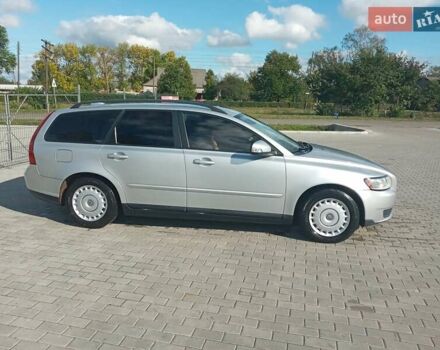 Вольво В50 2010 в Иваничи на Automoto.ua Серый Вольво В50, объемом двигателя 1.6 л и пробегом 235 тыс. км за 6900 $, фото 1 на Automoto.ua