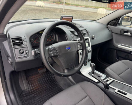 Сірий Вольво V50, об'ємом двигуна 0 л та пробігом 227 тис. км за 10300 $, фото 40 на Automoto.ua