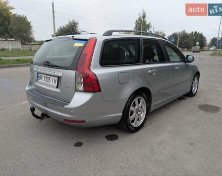 Вольво В50 2010 в Ровно на Automoto.ua Серый Вольво В50, объемом двигателя 1.56 л и пробегом 270 тыс. км за 7200 $, фото 2 на Automoto.ua